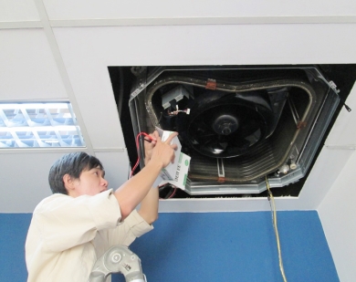 SỬA CHỮA MÁY LẠNH ÂM TRẦN CASSETTE